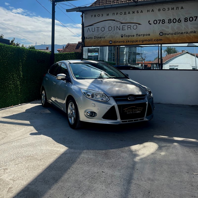 Ford Focus 2014 - Слика на автомобил