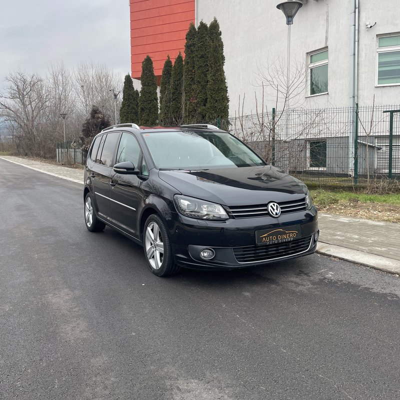 VW Volkswagen Touran 2011 - Слика на автомобил